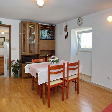 House Tina Villa โอมิช ภายนอก รูปภาพ