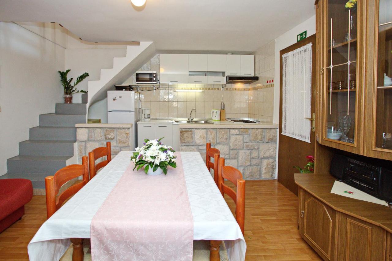 House Tina Villa โอมิช ภายนอก รูปภาพ